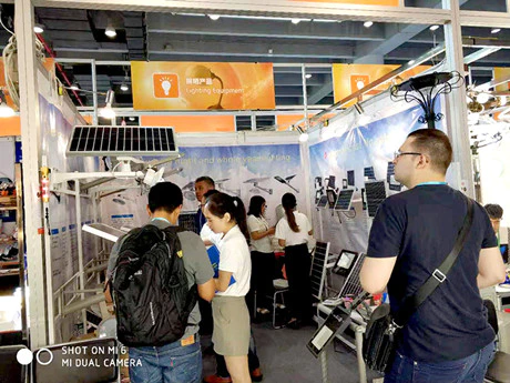 SRS New Solar Lights Appear In The 126th Canton Fair